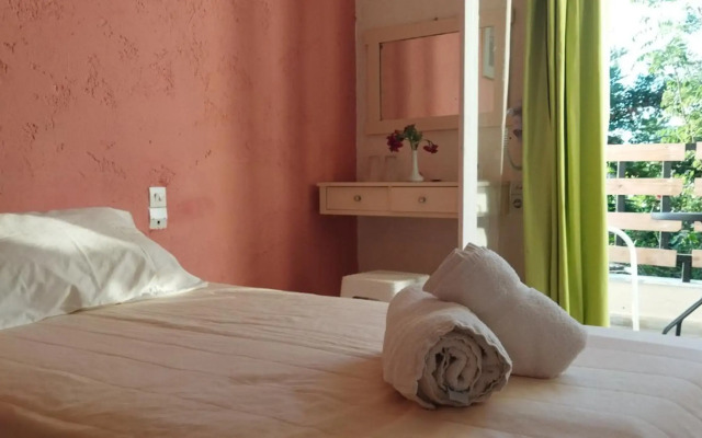Cleo Rooms