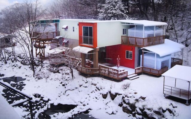 Cheongpyeong Mulsori Pension