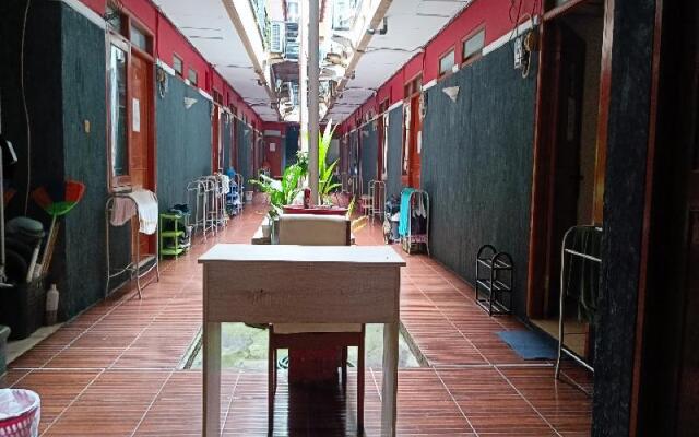 OYO 91341 D'phoenix Anggrek Syariah Residence