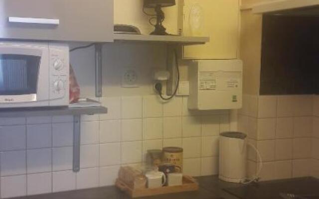 Studio Centre Auxerre + WIFI+ parking gratuit
