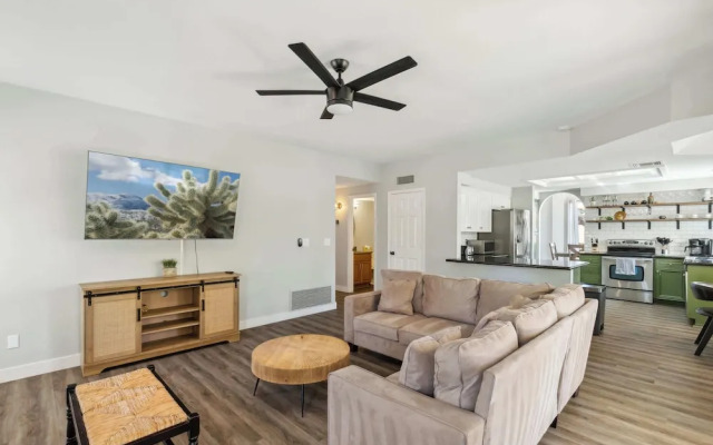 Red Mountain Retreat 5 BDR w/ Heated Pool!