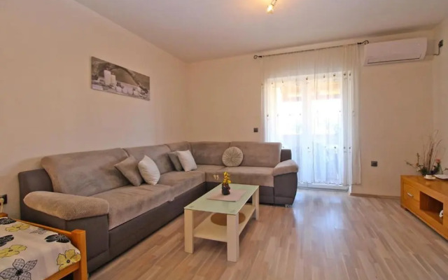 Spacious Apartment With Terrace and BBQ