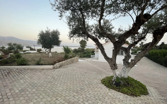 Apollonides Seafront Villa 2 “Melete”