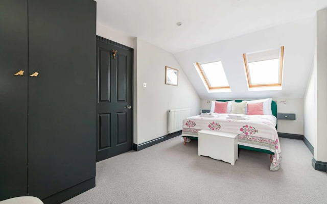 Colourful Southfields Charm