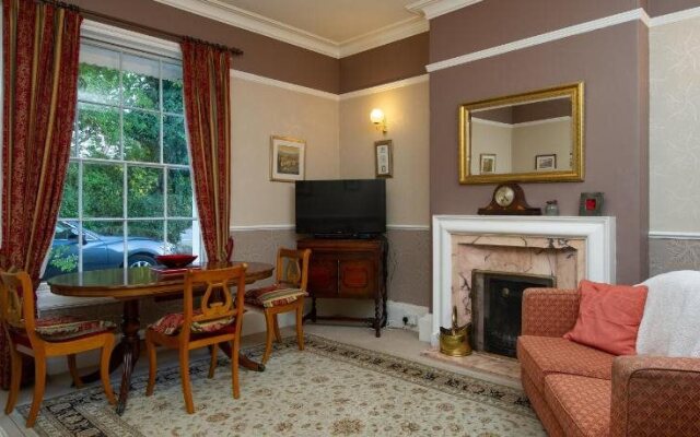 North Laurels Guesthouse