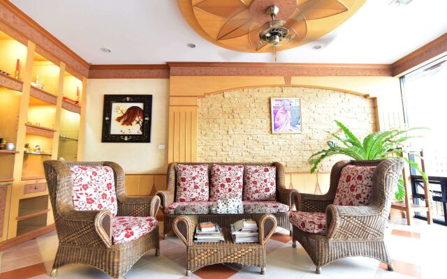 Sansabai House Hotel