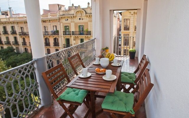 Central Apartment with Terrace