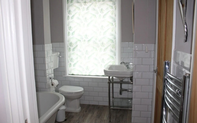 Immaculate 2-bed House