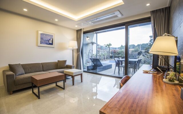 Leeum Island Spa & Pool Villa