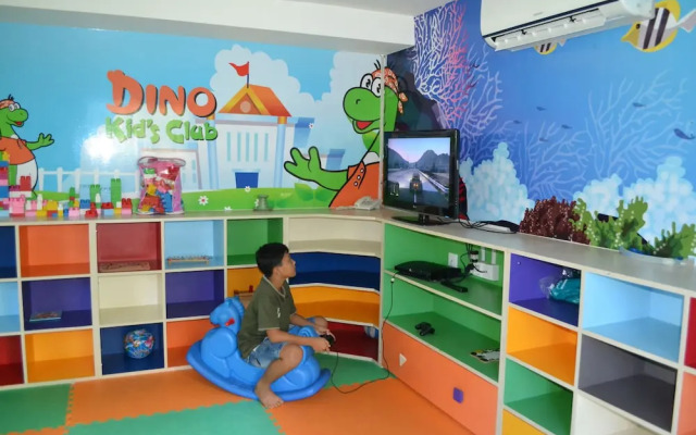 Harris Hotel & Residences Sunset Road