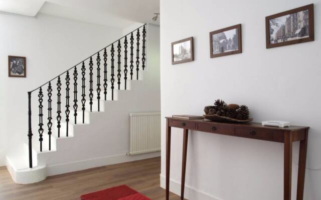 3 Bedroom Apartment With Private Entrance