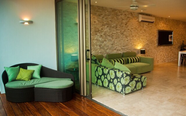 DC 2201 -  2 BEDROOM + NEAR BEACH + STEPS from 5th AV. - Apts