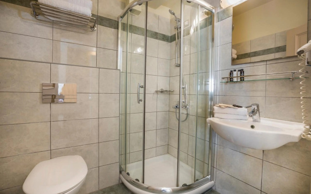 Ionian Plaza Hotel