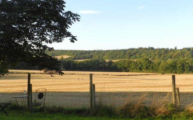 Cosy 5m Bell Tent Glamping in Rural Herefordshire