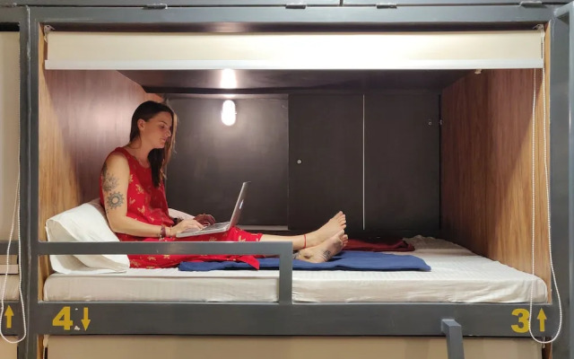 PodStop Delhi - Hostel