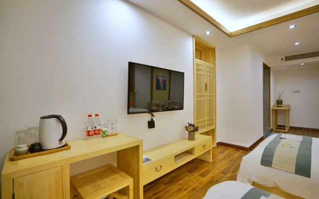Yuexijiang Boutique Holiday Hotel