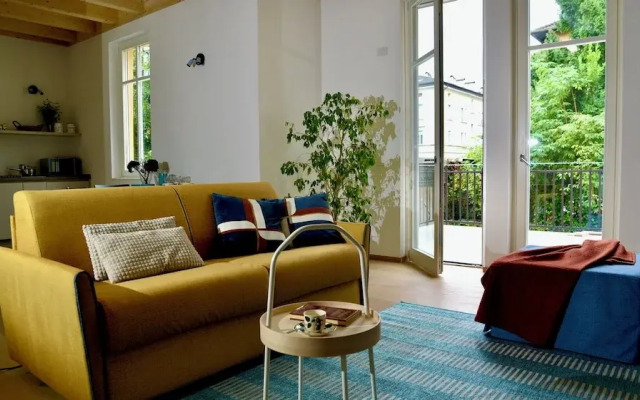 Nine Rooms Apartment