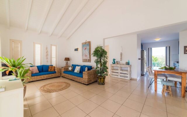 ◥ Caribbean Oasis with Tropical Garden & Pool ◤