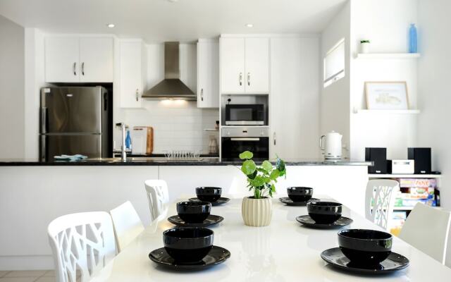 Modern Seaside Sanctuary
