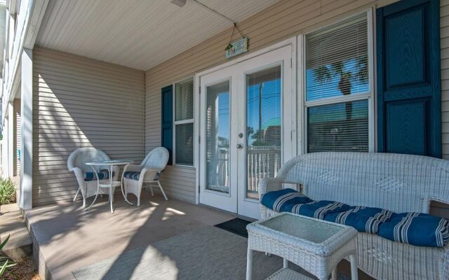 Grand Caribbean East 105