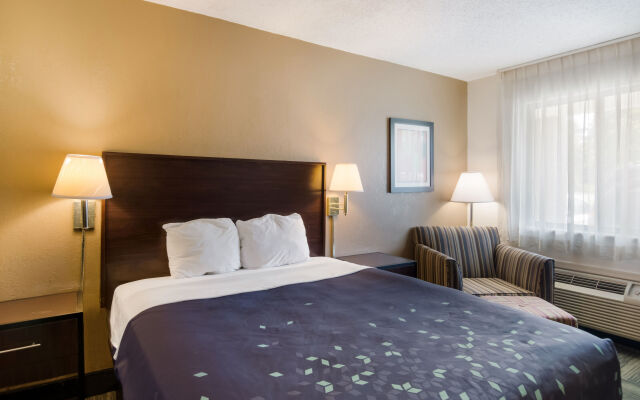 Comfort Inn & Suites Alexandria West