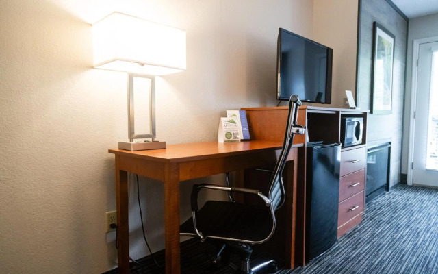 Twin Mountain Inn & Suites