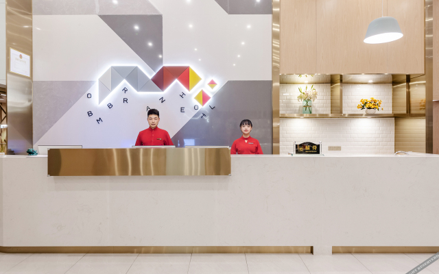 Berman Hotel (Guiyang southwest Trade City Jinyang bus station store)