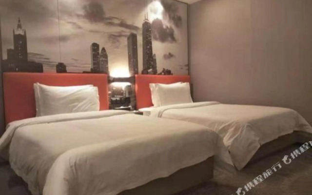 Parkgeun Hotel (Guangzhou East Station Tianhebeitianrun road)