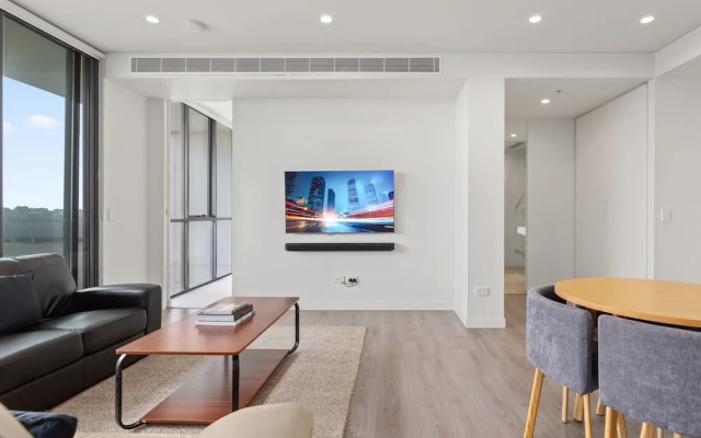 Luxe 2-bed: Modern Interiors, Balcony & BBQ Area – Guest Rooms – Sydney