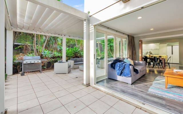 Castor Bay Home near Albany Sleeps 9