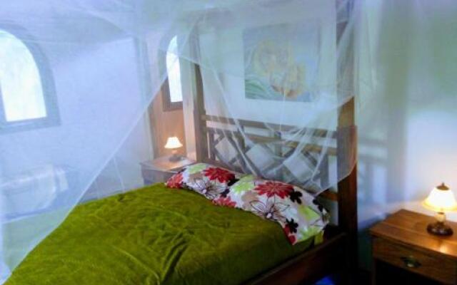 La Casita Blanca (Playa Negra)