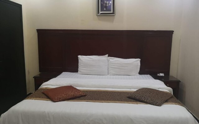 OYO 488 Nomas Plaza Of Housing Units