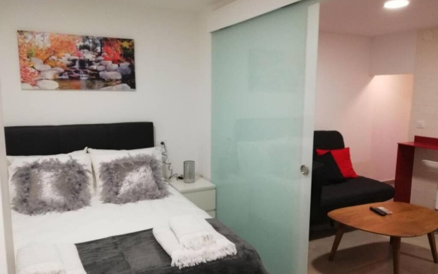 M1 Cool Loft 1 min walk to metro 15 min center by metro