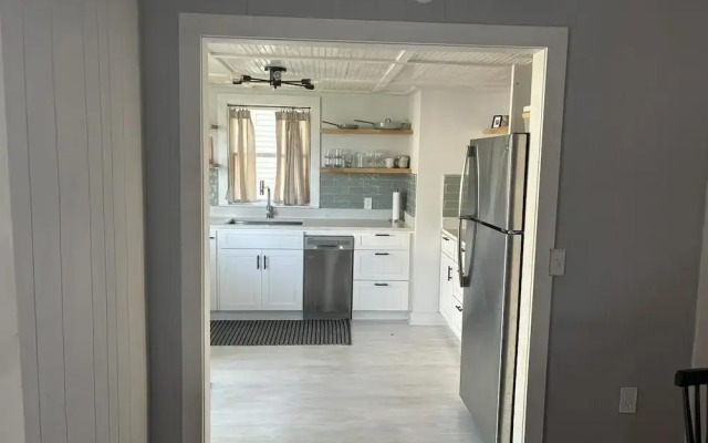 Sweet Mary 2 Bedroom Home by RedAwning
