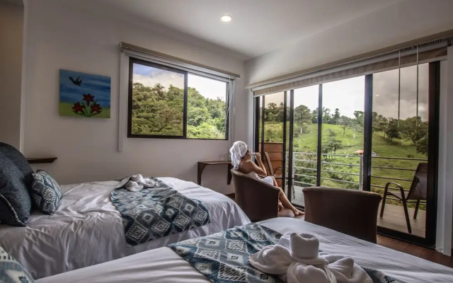 Burbi Lake Lodge Monteverde