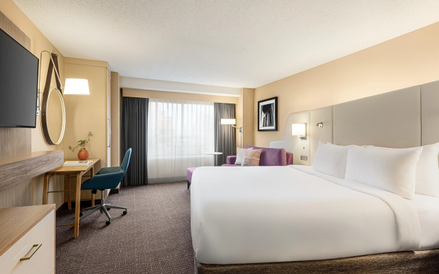 Crowne Plaza Cleveland at Playhouse Square by IHG