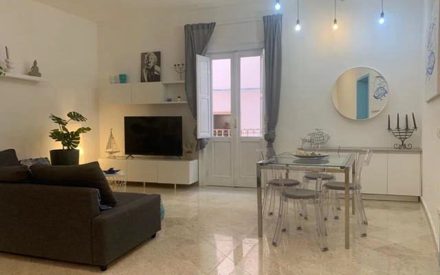 the Big Apartament Annee Elegant and Cozy---------------------------------------