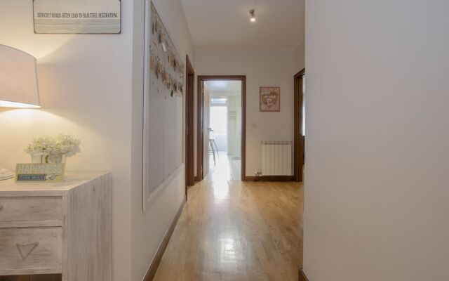 Liiiving in Matosinhos- Seaside Delight Apartment