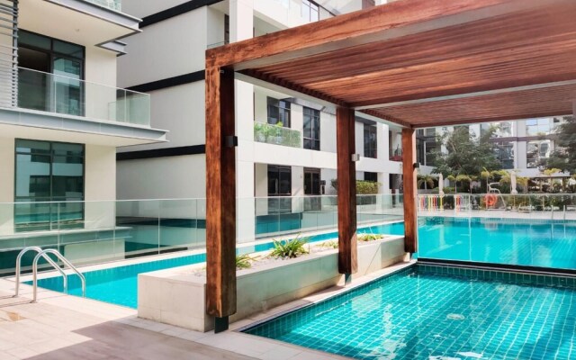 7 Min to Beach 2 BR City Walk