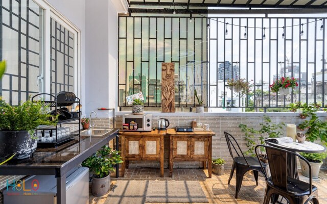 HoLo Central Saigon - Serviced HomeStay