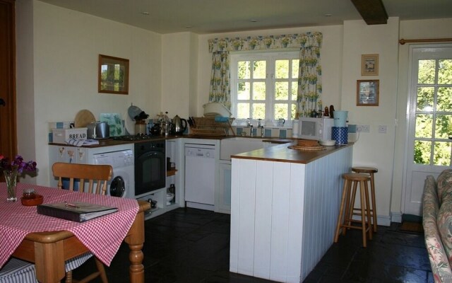 Alltybrain Farm Cottages and B&B