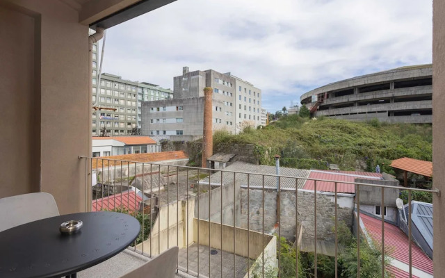 Liiiving in Porto - Trindade Deluxe Studio 3T