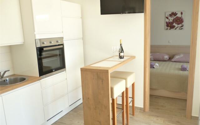 Apartments Jadranka-with the Seaview