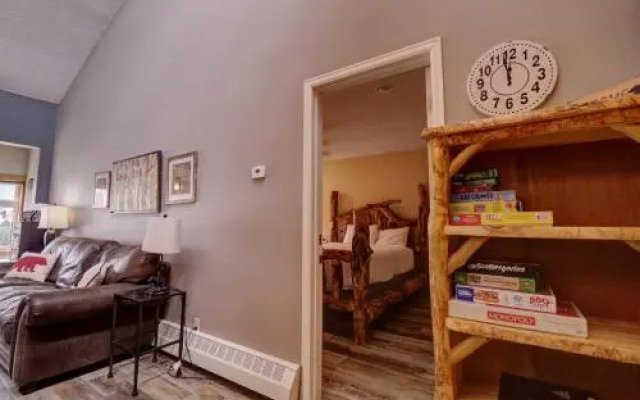 Large, Welcoming Condo With Incredible Views - WL406 by Redawning