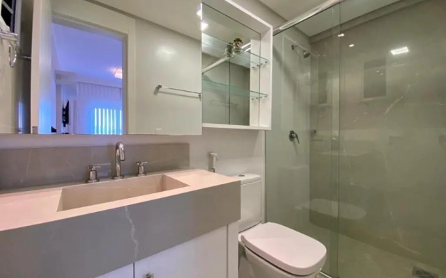 Luxuoso Apartamento 3 quartos na Praia de Bombas