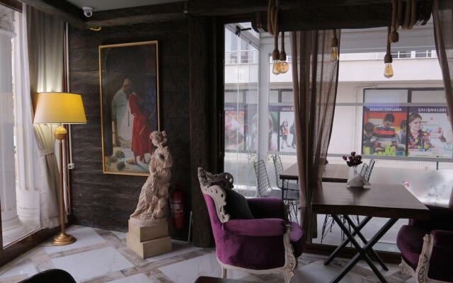 La Rossa Boutique Hotel