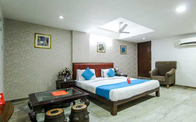 OYO 893 Hotel Seven