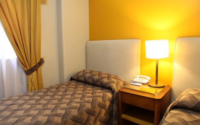 Tritone Hotel