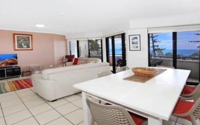 Unit 1 The Rocks 1746 David Low Coolum Beach Linen Included Wifi 500 Bond – Balcony – Coolum Beach