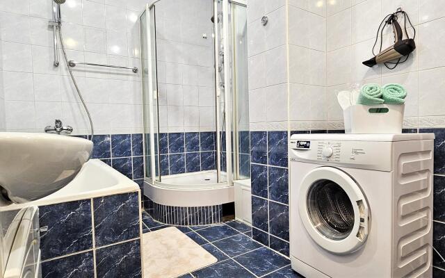 Apartment Good House on Griboyedov Street